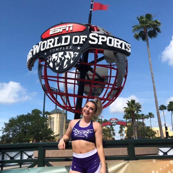 Meet your Posher, Karine - Picture 1 of 1